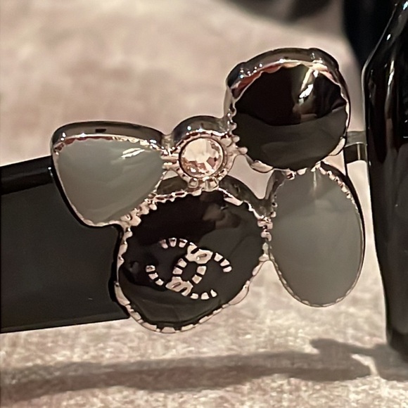 Chanel Gemstone Embellished Sunglasses - Picture 3 of 17